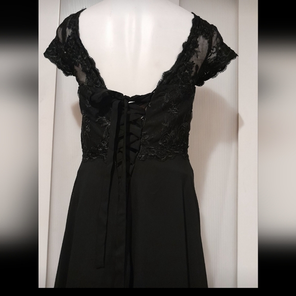 New - Taylored -Elegant Black Floor Length, Short Sleeve, Lace Top Dress, SZ Sm - Picture 4 of 5